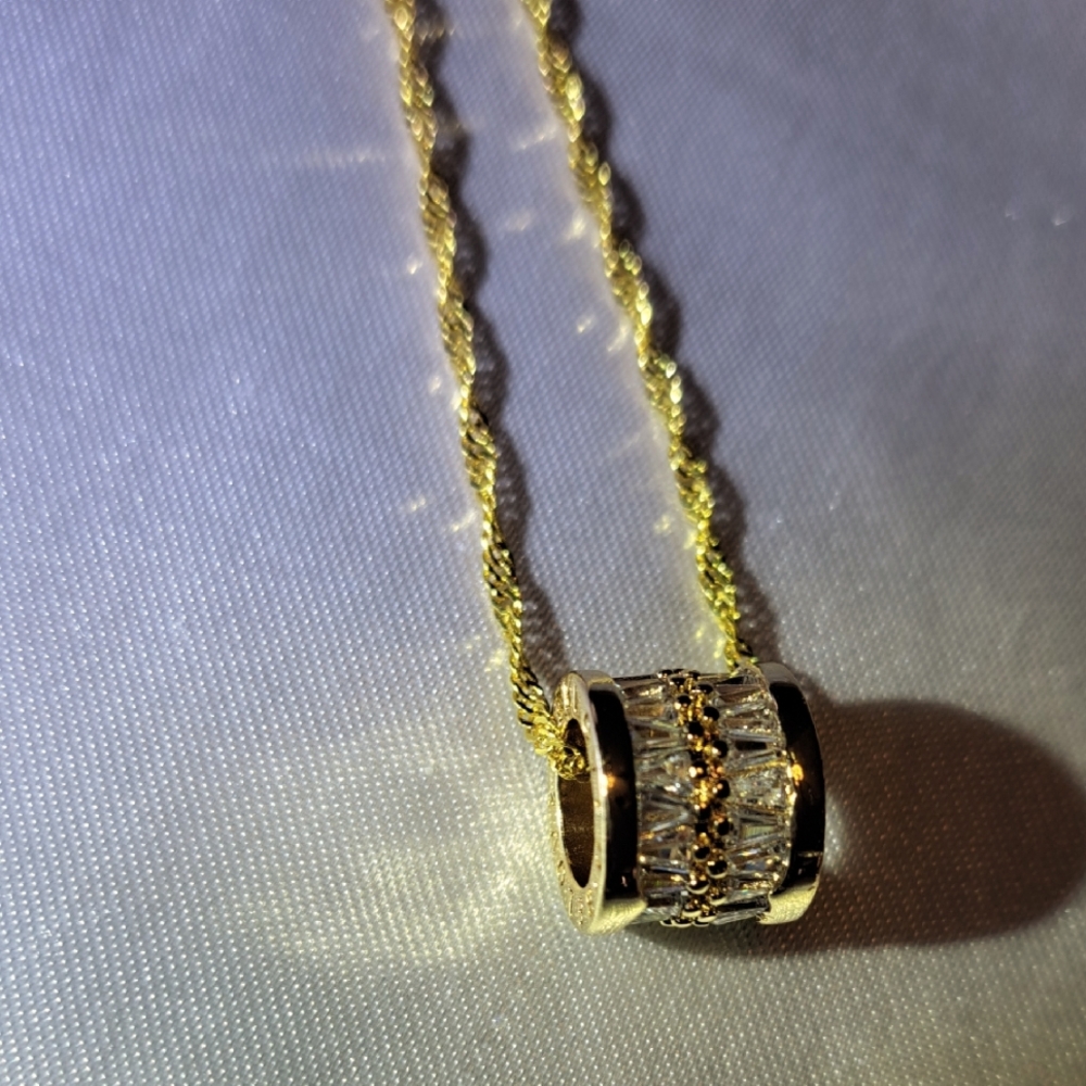 Elegant Golden Barrel Necklace
